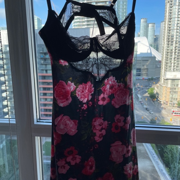 Victoria Secret Dress - Picture 4 of 4